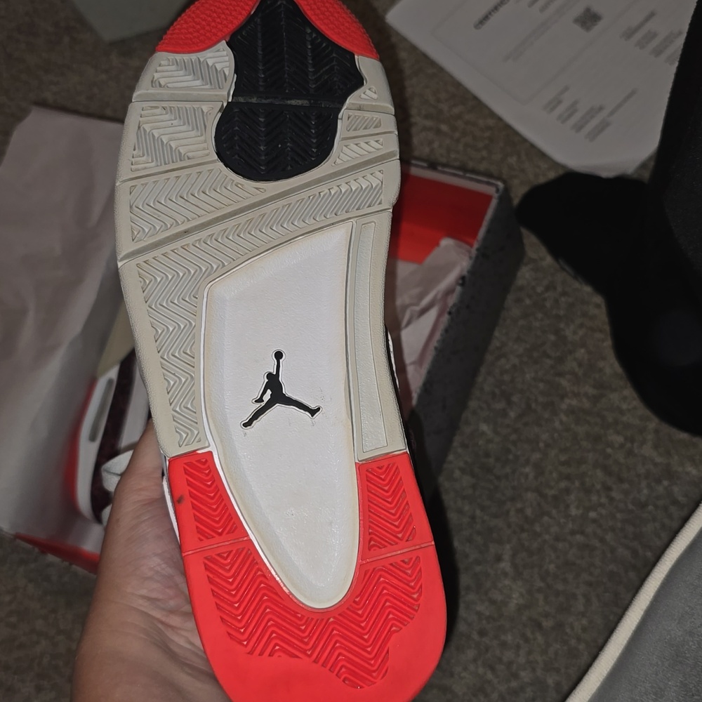 Air Jordan 4 Retro - Picture 6 of 9